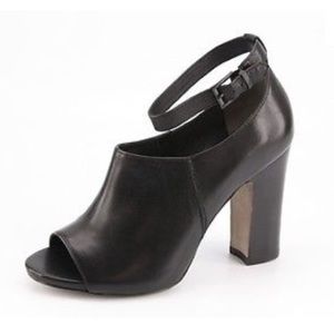 Pour La Victoire - Endie Black Leather Heels
